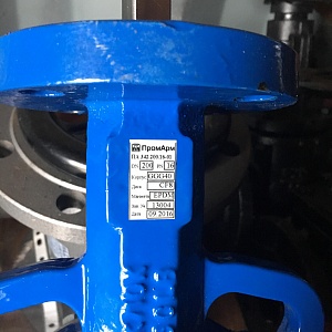 Затвор дисковый поворотный межфланцевый с ручным управлением